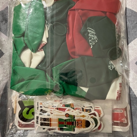 Nutcracker Christmas Decorations Set - Picture 2 of 3